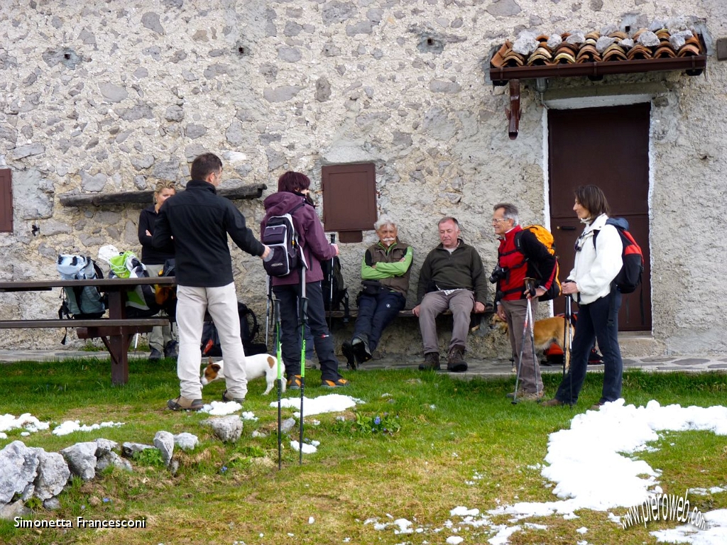 30 Un po' di riposo prima del pranzo.jpg